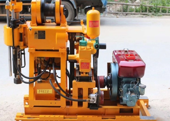 GK 200 Mineral Core Drill Rig 300 mm Diameter Lubang Peralatan Teknik Eksplorasi Hidrolik Mesin Diesel