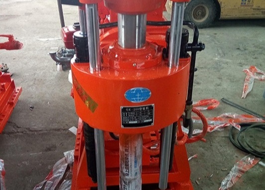 Mesin Bor Uji Portabel GK 200 untuk Eksplorasi Geologi Dengan Diameter 295mm