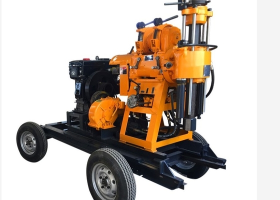 Mobile Easy Movement Mesin Diesel Mesin Pengebor Uji Tanah Kedalaman 200m Hidrolik untuk Konstruksi