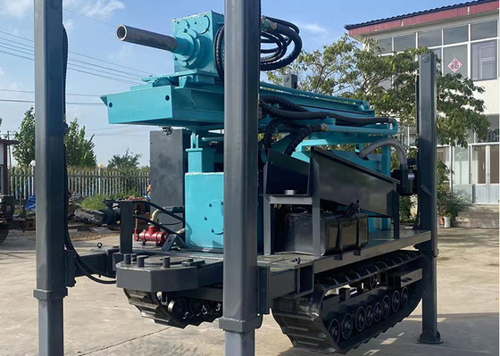 260m Besar Pneumatic Crawler dipasang Rig Pengeboran 77kw Untuk pekerjaan pengeboran sumur air
