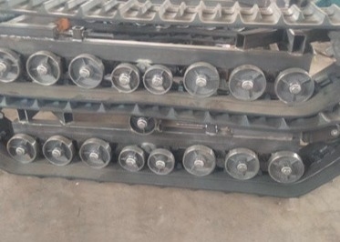Rubber Crawler Telescopic Track Undercarriage untuk Rig Pengeboran Mini Mesin Pertanian