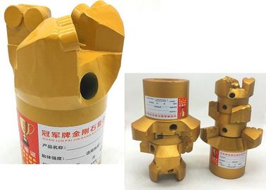 Tiga Bilah Polikristalin Diamond Drill Bits Dengan Ketahanan Aus Tinggi
