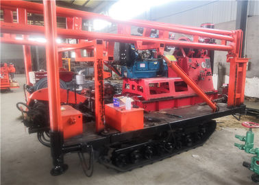 Red 30m - 200m Borehole Crawler Mounted Mesin Bor Bor Untuk Sumur Air