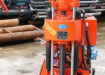 Kedalaman 150 Meter Rig Bor Inti Hidrolik XY-1A Kecil