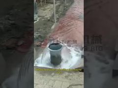 Pneumatic Crawler Water Well Drilling Rig Dengan Menara Hidraulik